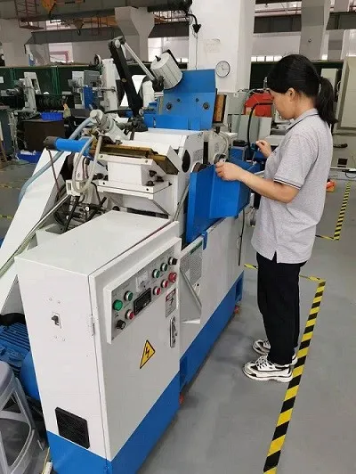 Centerless grinding production and processing Centerless grinding production and processing